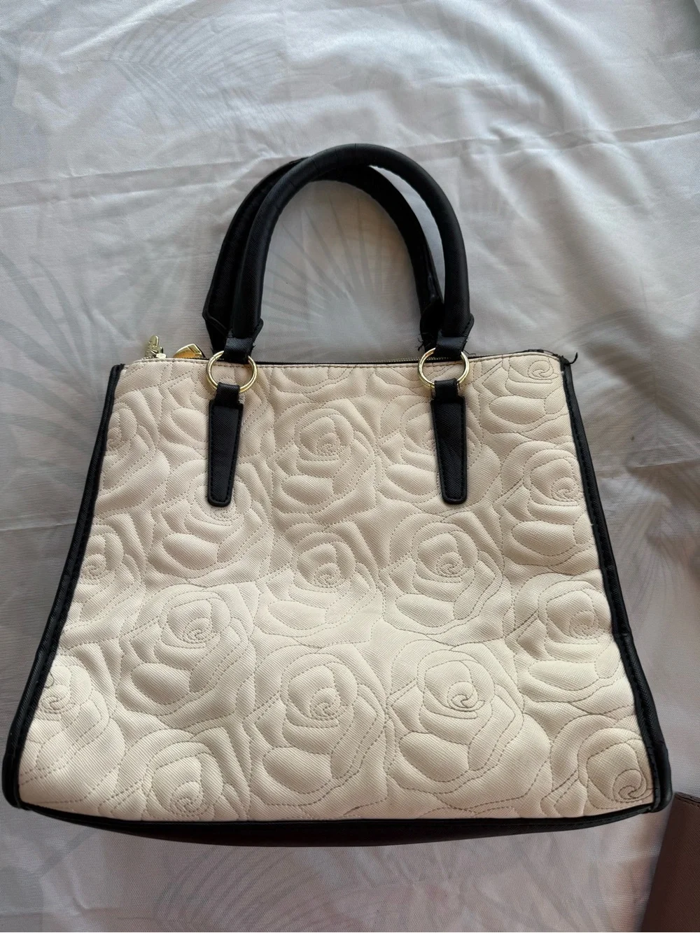 Betsey Johnson Rose Jacquard Tote Bag Black Cream Floral Purse Gold Hardware